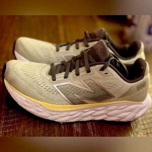 Fresh Foam X 880v14 excellent condition. Mint green